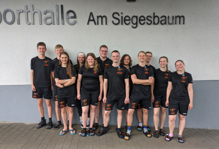 Jugendteam-Merch Anprobe