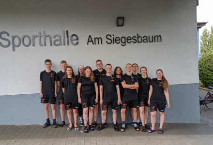 Jugendteam-Merch Anprobe
